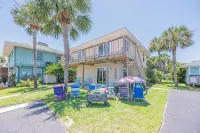 Steps to beach & restuarants and Pet Friendly! - 3성급