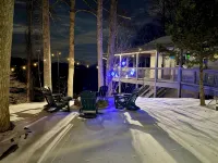 Charming Bear: Secluded Mountain Cabin w/ Firepit, Views, 2 Living Areas & Pets! - Hytter