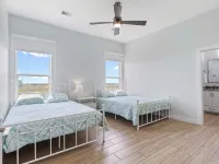 Unwind on the Bay- Fishing, Pool, Tennis, Basketball courts & Kids' Playground - 4-Star