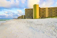 Cozy 2-Bedroom Ocean Front Condo with beautiful views! - Beach