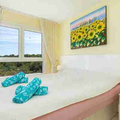 On the beach, with pool ! Super sea view, fiber optic internet, air conditioning Rooms