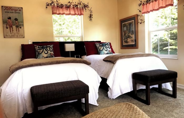 OCTOPUS SUITE, fire pit, BBQ, wildlife viewing platform, shared oceanfront deck.