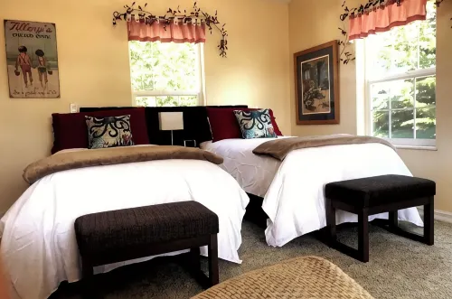 OCTOPUS SUITE, fire pit, BBQ, wildlife viewing platform, shared oceanfront deck.