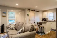 Grand Oaks Cottage: Ideal Location! - Country Houses