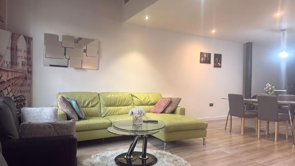 Modern Bradford City Apartment Steps from Stadium and Train Station
