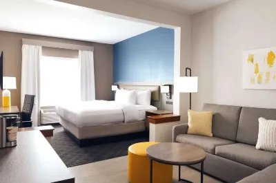 Comfort Suites Milwaukee Airport Hotels in 