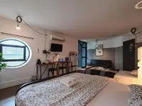 Hand Hotel