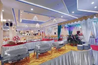 CK Tanjungpinang Hotel and Convention Centre - Завтрак