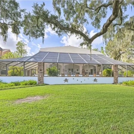 Lanai and Pool Elegant Villa in Winter Haven!