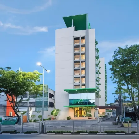 Whiz Prime Hotel Balikpapan Отели рядом с достопримечательностью «Парк Бекапай»