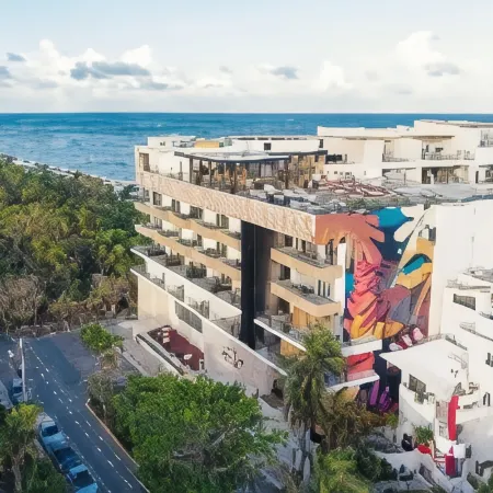 The Fives Oceanfront Puerto Morelos