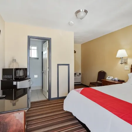 OYO Hotel Luling TX Downtown I-10/US-90