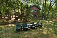 On the Eagle River Chain O’ Lakes, Lake Front, 3200 sq. ft., 2.5 Baths - Wifi