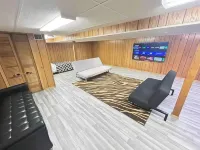 PROMO 10% WEEKLY AND 15% MONTHLY!Spacious & Quaint Home Game Room LOTS of Beds! - Parvekkeita