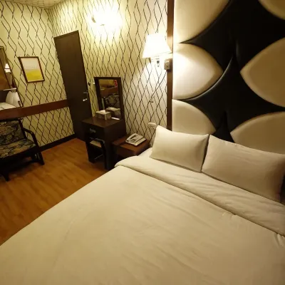 Fu Chia Hotel Отели рядом с достопримечательностью «Железнодорожная станция Sijiaoting»