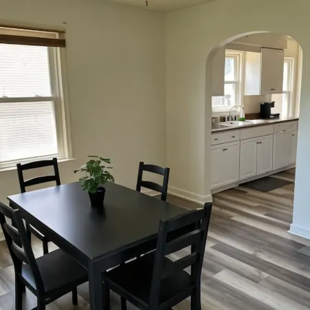 Sleeps 8, YSU, Fairgrounds, Wi-Fi, EV1, Remote