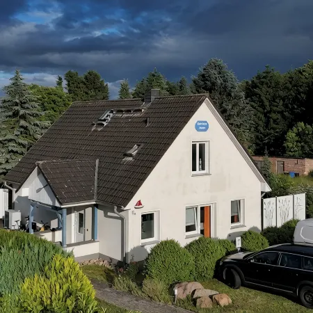 Uns Huus Maike quiet, cozy vacation apartment on the Wohlenberger Wiek