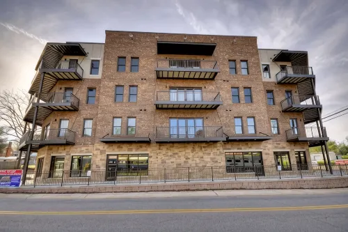 Beautiful condo in downtown Blue Ridge!