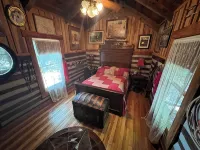 Very Private Rustic Log Cabin - Nashville Tennessee - บ้านพักหลังเล็ก