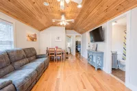 Relaxing Getaway with Town Beach Access - 3-Star