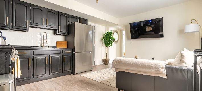 2BR for Crews & Families Near Jersey Gardens Mall Hotels in Elizabeth