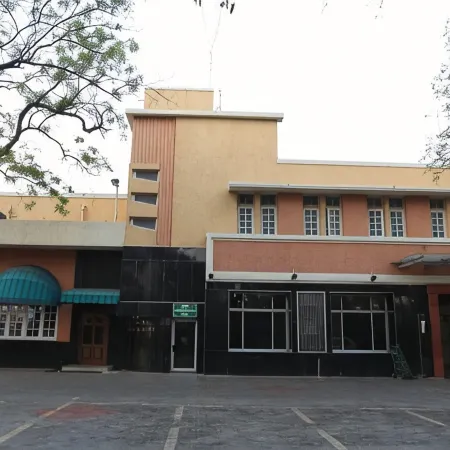 New Woodlands Hotel
