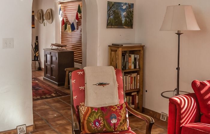 Charming Adobe One Block from the Mesilla Plaza