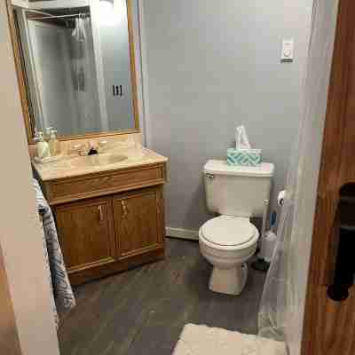 Downtown Jackson Cozy one bedroom, 3/4 bathSink and stand up shower Rooms