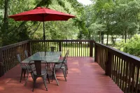 Keepin' It Reel. 4 Br Waterfront Home with 2 Slip Boathouse/EV CHG/Tankless WH! - 3つ星
