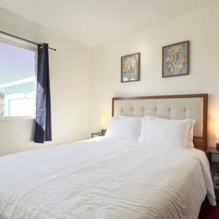 Family Fun with Game Room & King Bed near Monterey Aquarium, Laguna Seca