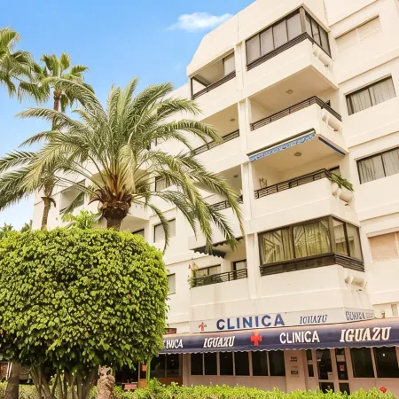 IGUAZU apartment with swimming pools (100 m from Yumbo)