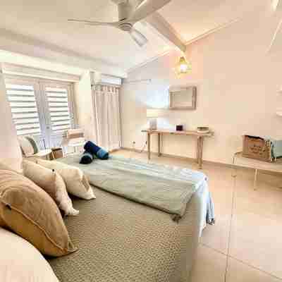 Paradise on the beach beautiful one bedroom Rooms