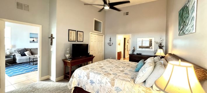 Turtles Nest - Corner Penthouse with Gorgeous Sunsets and Lake View Hotels in Flagler County