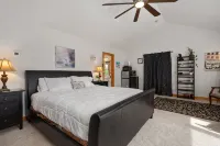 Venus Studio: Hottub, King Bed, Kayak, Bikes, SUP, - balcony