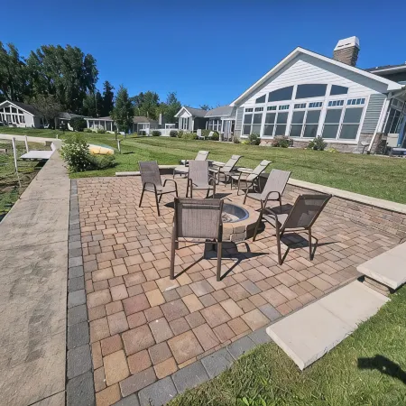 Irish Lakefront, Hot Tub! Pets, Dock, Fishing, Kayaks, Ice Fishing, Hunting!