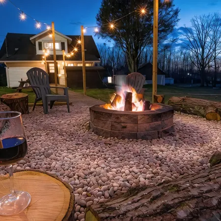 Cozy Farmhouse Gem! - 8 Min to NRG! Hot Tub/ EV Charger