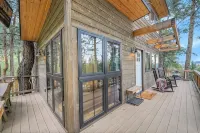 Upscale Treehouse Escape - Hot Tub & Mountain Air - Boutique
