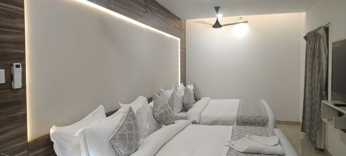 Hotel Adhikrishna Arcade Ξενοδοχεία στην πόλη Erode