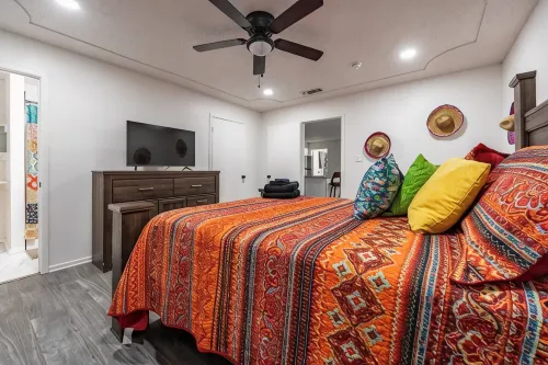 The University-2 bed/2bath-straightshot to Tech - 4성급