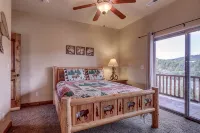 Beautiful home with lots of room. Large deck and amazing hot tub. - balcony