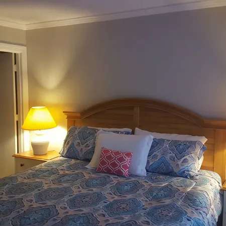 Gorgeous Fairway Oaks Villa, 100 yards from the beach
