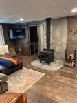 Minutes to town or very peaceful woods retreat! Close to trails and golf. - WiFi