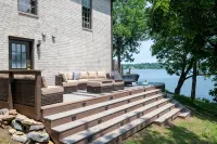 Stunning Luxury@Lakehouse Mansion w Pool&Spa10min from airport 20min dwntwn - สระว่ายน้ำส่วนตัว