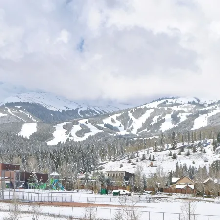 Mountainside condo in a Colorado playground!