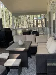 Luxury Elk palace with hot tube and pool table and playground for kids - 4-Star