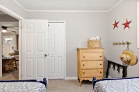 Cozy Beach House - Homestays
