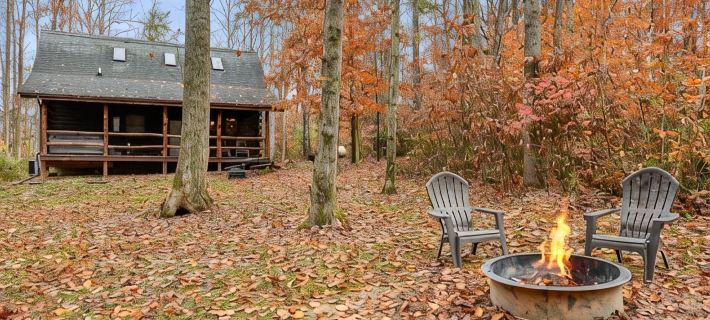 Cabin In Hocking Hills! Pet Friendly, Hot Tub, Secluded. Hotel di Hocking County
