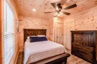 Near2Town/Deck/Views/Hot tub/Fireplace/Fire Pit/Loft - 샬레 호텔