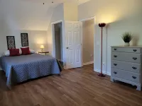 Lake Marion's Big Red House. W/ Dock and Kayaks. Pet Friendly please read policy - WiFi