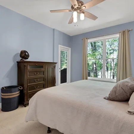 Beautiful 4 bedroom home on Lake Hartwell